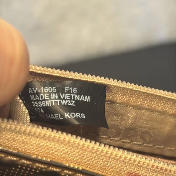 Rose gold Michael Kors clutch - Picture 9 of 9